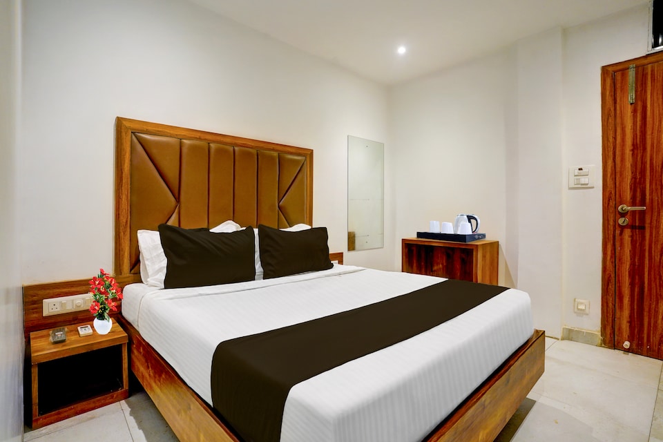 Super Collection O Sakinaka Mumbai Airport T2, Mumbai International Airport, Mumbai