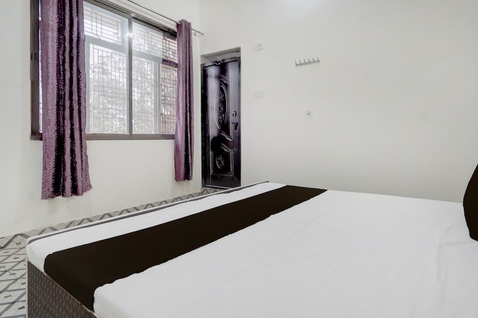 SPOT ON The Sukoon Rooftop, Sultanpur, Sultanpur