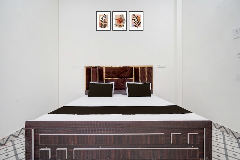 SPOT ON The Sukoon Rooftop, Sultanpur, Sultanpur