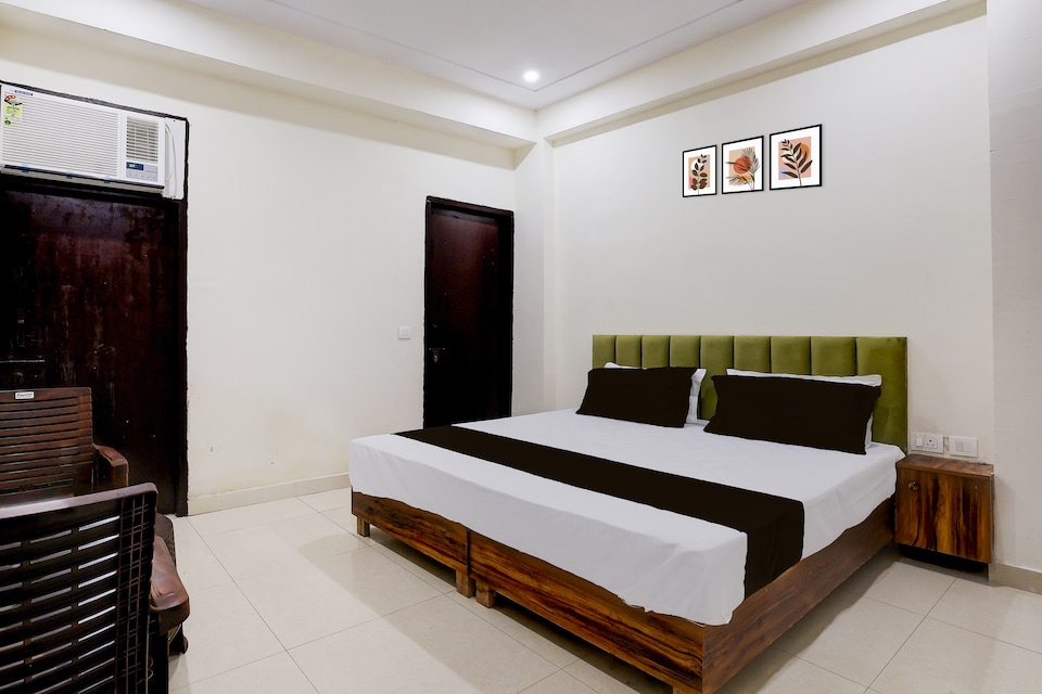 Hotel O The Great Royal Hotel, Noida City, Noida