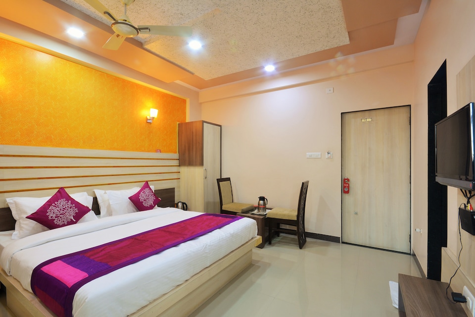 OYO Hotel Sun Plaza, Somnath, सोमनाथ