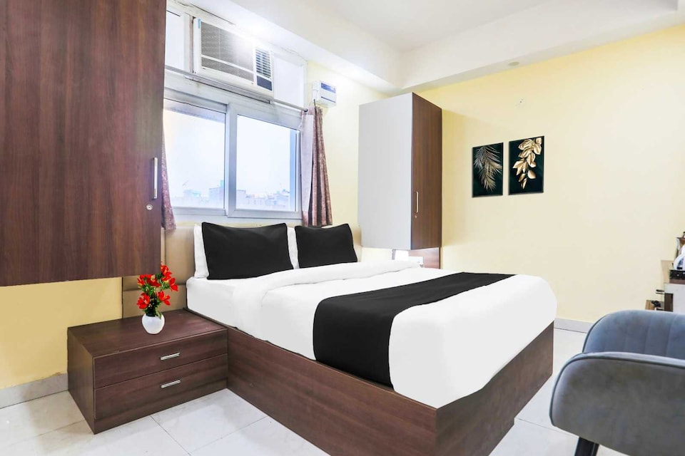 Super Collection O Sector 44 Near Botanical Garden Formerly Hotel Culture, Noida City, Noida