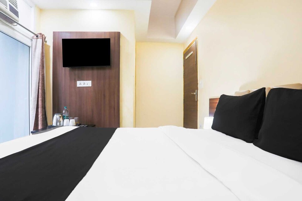 Super Collection O Sector 44 Near Botanical Garden Formerly Hotel Culture, Noida City, Noida