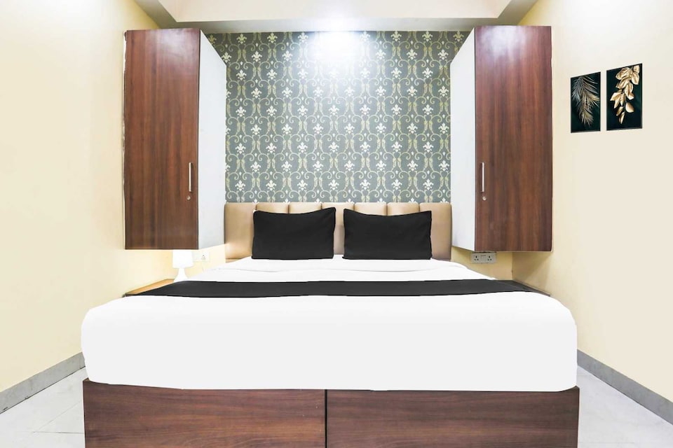 Super Collection O Sector 44 Near Botanical Garden Formerly Hotel Culture, Noida City, Noida