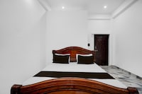 SPOT ON Hotel Golden Tree