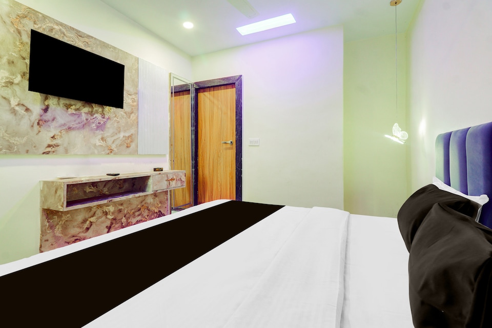 Hotel O Silver Cloud , Lashkar, Gwalior