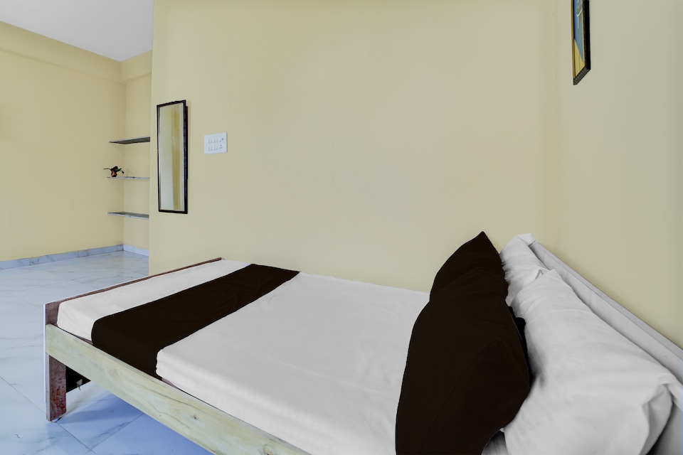 Hotel O the ocean waves , Hamidia Road Bhopal, Bhopal