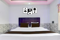 SPOT ON The Green Palace