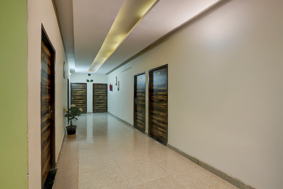 Hotel O DREAM HOTEL, Greater Noida, Noida