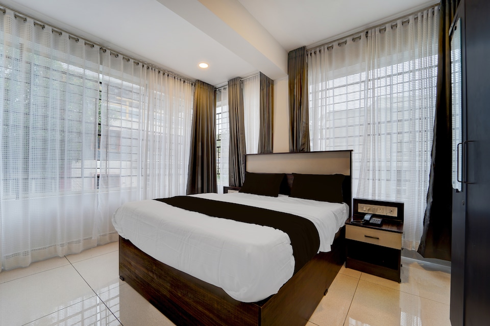 Super Collection O Trivandrum Airport, Thampanoor Trivandrum, Trivandrum