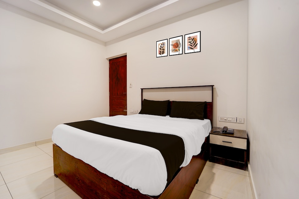 Super Collection O Trivandrum Airport, Thampanoor Trivandrum, Trivandrum