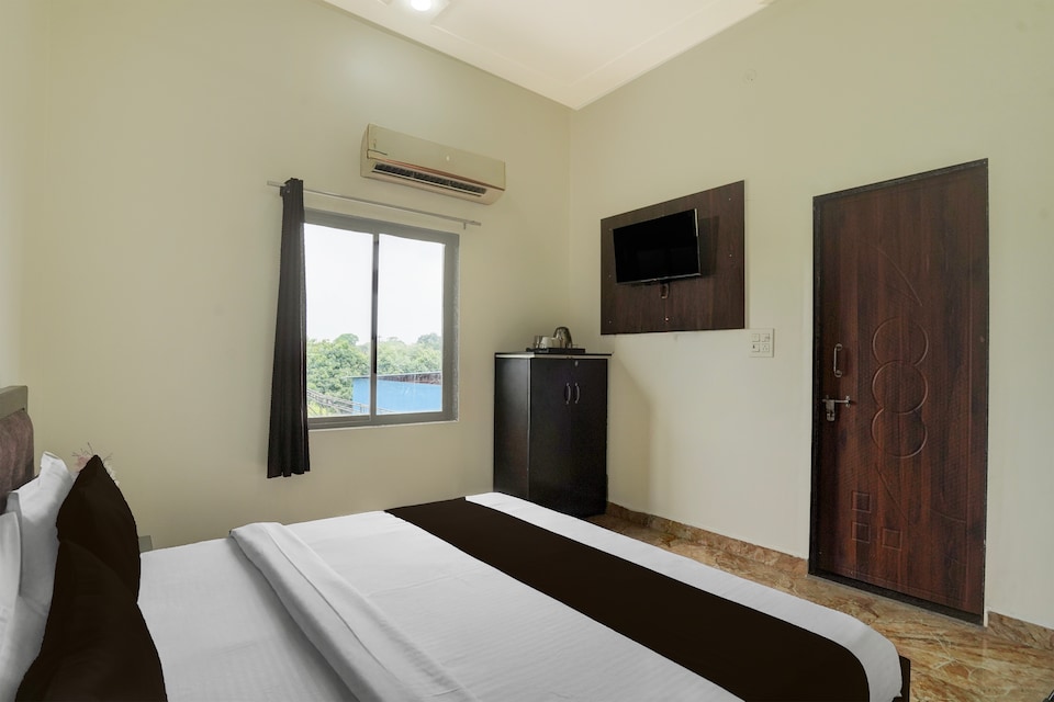 Super Hotel O Yamuna Riverview Formerly Swyamwar Resort, Mathura Station, Mathura