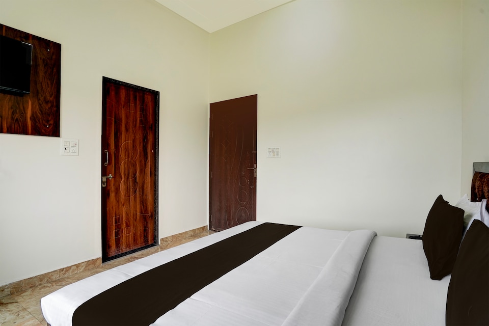 Super Hotel O Yamuna Riverview Formerly Swyamwar Resort, Mathura Station, Mathura