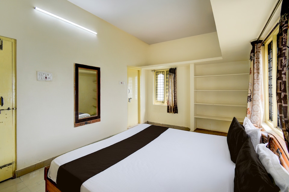 SPOT ON Harshitha Guest House, LB Nagar-Ramoji, Hyderabad
