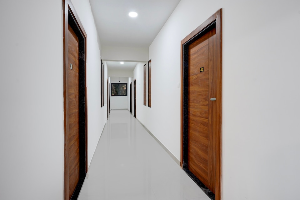 Hotel O Avanti Lodge, Swargate Pune, Pune