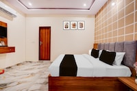 Collection O Radha Krishna Temple Vrindavan Formerly Shri Hari Seva Sadan