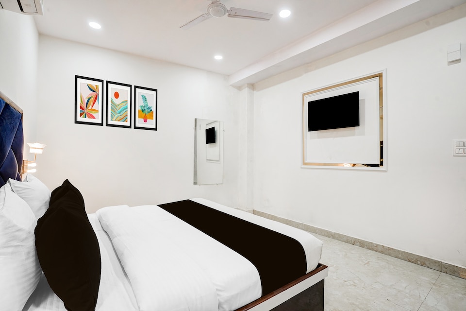 Super Hotel O Tulip Sarovar, Rajouri Garden Delhi, Delhi