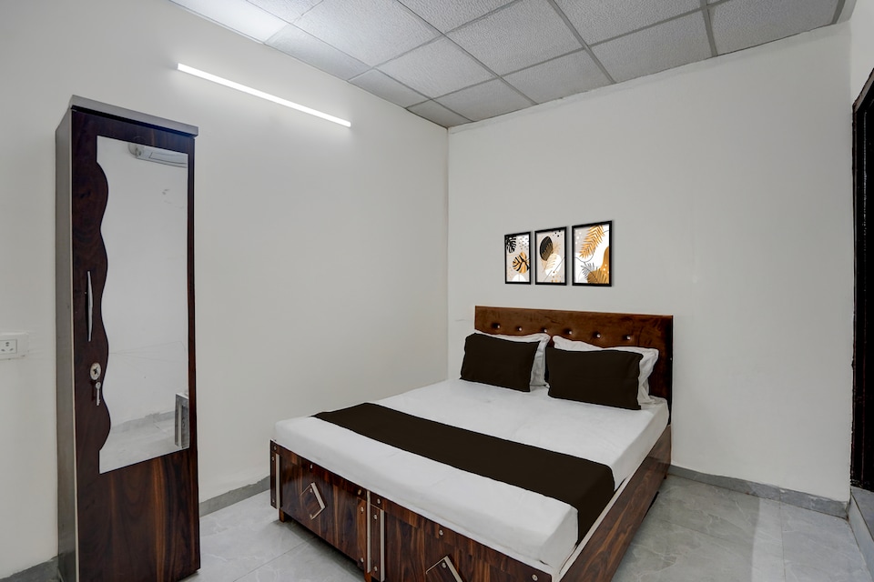 HOTEL O ROYAL INN, Bhawarkua Indore, Indore