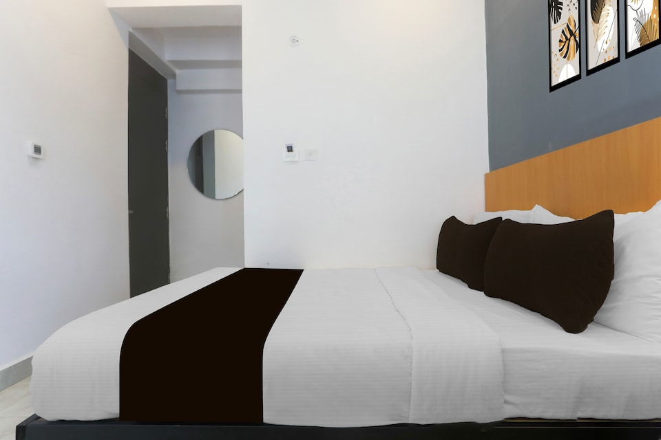 Super Hotel O Vivek inn Palace , Railway Station Allahabad, Prayagraj