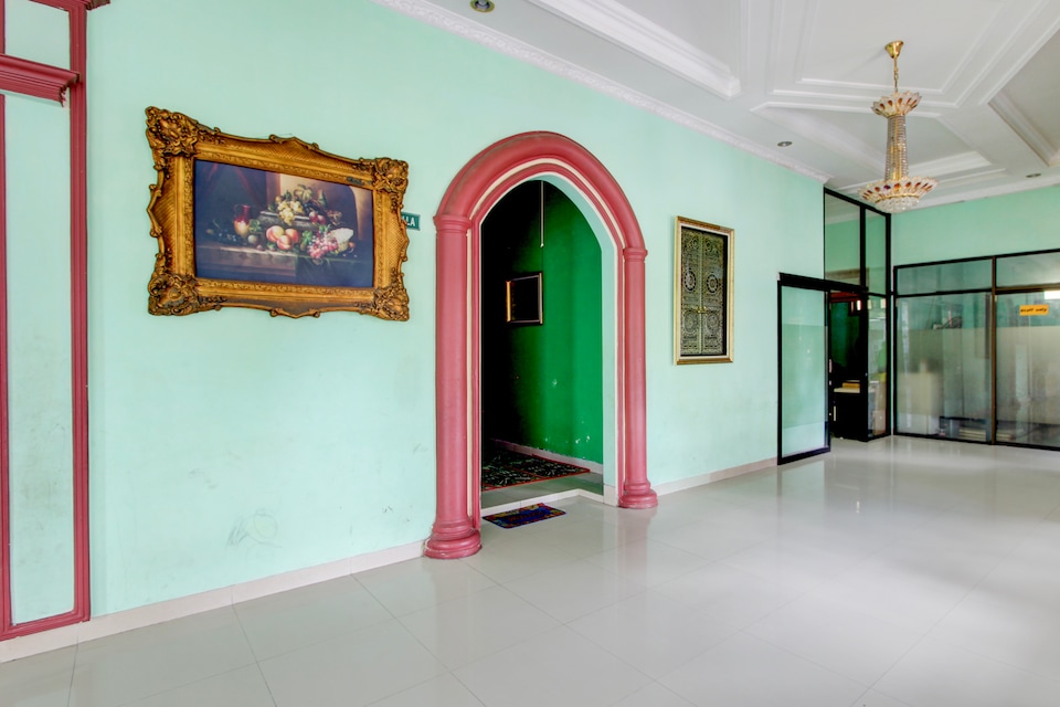 Hotel O Solo near RS JIH Solo formerly Azifa Inn, Solo, Solo