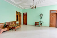 Hotel O Solo near RS JIH Solo formerly Azifa Inn