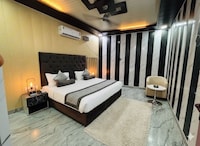 Hotel O The Family Palace 