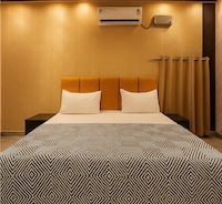 Hotel O The Family Palace 