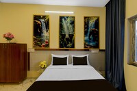 OYO 839140 S S B Grand Hotel