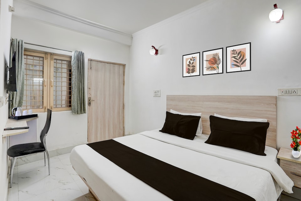 Super Hotel O Dehradun Railway Station Formerly Vista Express Homestay, Dehradun Railway Station, Dehradun