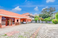 OYO 94761 Hotel Indah