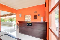 OYO 94761 Hotel Indah