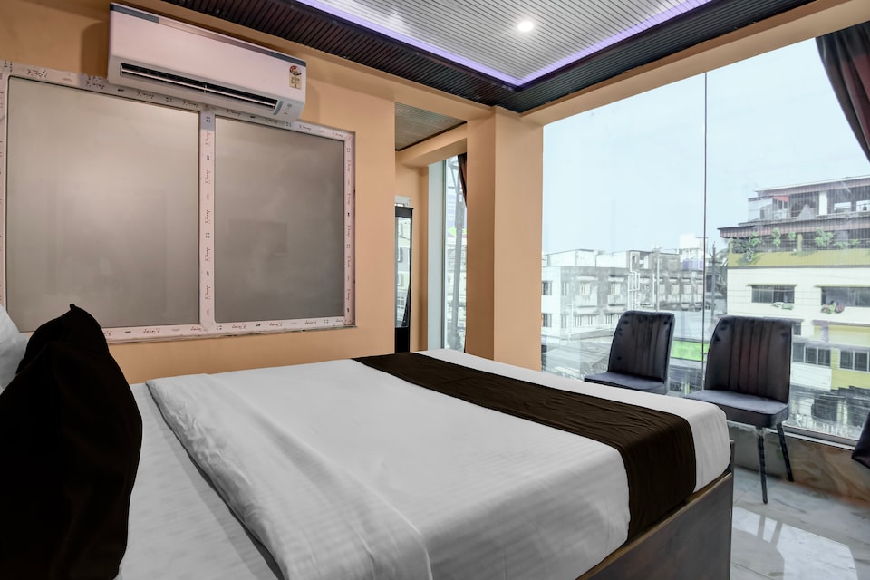 Townhouse Madhyamgram Chowmatha Bus Terminal Kolkata Formerly Star Guest House, VIP Road Kolkata, Kolkata