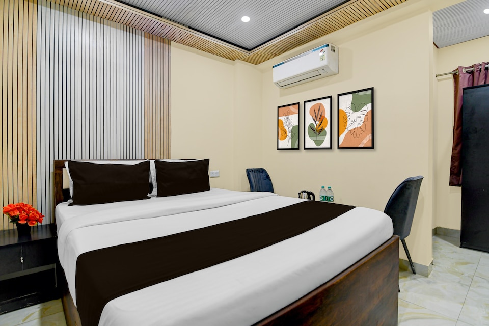 Townhouse Madhyamgram Chowmatha Bus Terminal Kolkata Formerly Star Guest House, VIP Road Kolkata, Kolkata