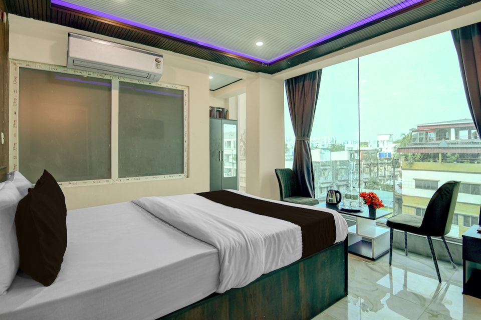 Super Townhouse Madhyamgram Chowmatha Bus Terminal Kolkata Formerly Star Guest House, VIP Road Kolkata, Kolkata