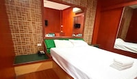 OYO 75583 Fut Fit Fo Fai Inn Hotel