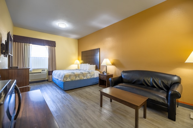 1 King Bed | Suite, Non-Smoking, Micfridge