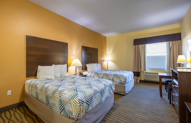 2 Queen Beds | Mob Acc RI Shwr Nsmk Micfridg