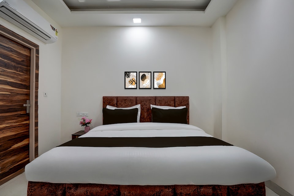 Hotel O MUKNOVA RESIDENCY, Ghaziabad City, Ghaziabad