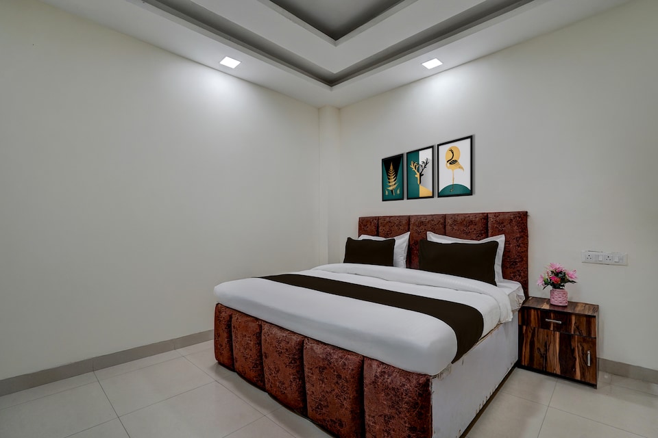 Hotel O MUKNOVA RESIDENCY, Ghaziabad City, Ghaziabad