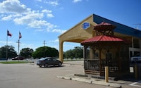 Hotel O Executive Inn & Suites Cuero Hwy 87