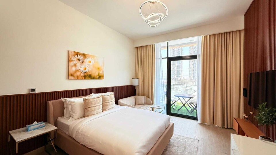 OYO HOME 1588 Furnished Studio Apartment  Azizi, Jumeirah, Dubai