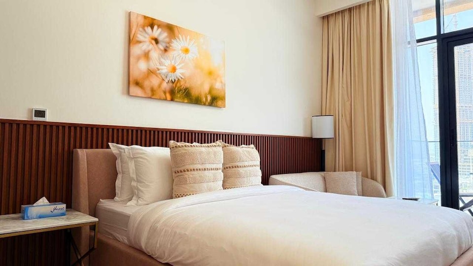 OYO HOME 1588 Furnished Studio Apartment  Azizi, Jumeirah, Dubai