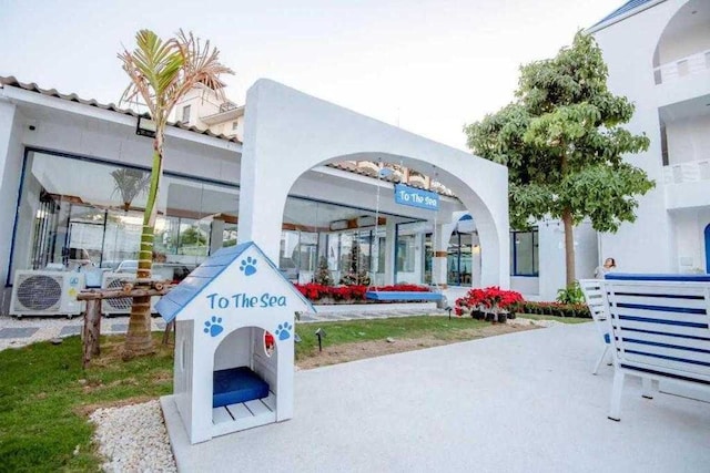 To The Sea by Belvilla