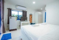 To The Sea by Belvilla