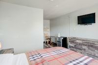 Hotel O Miami Inn & Suites Chicago Midway Airport