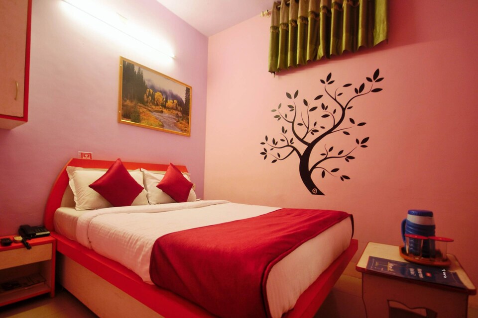 OYO Rooms 132 MJ Library Ashram Road, Ashram Road Ahmedabad, Ahmedabad