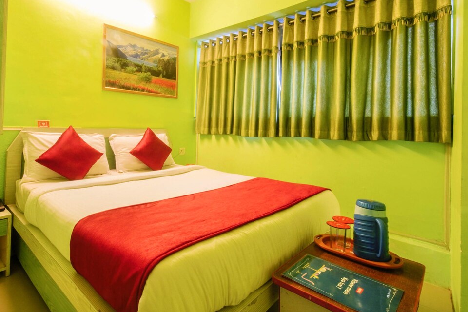 OYO Rooms 132 MJ Library Ashram Road, Ashram Road Ahmedabad, Ahmedabad