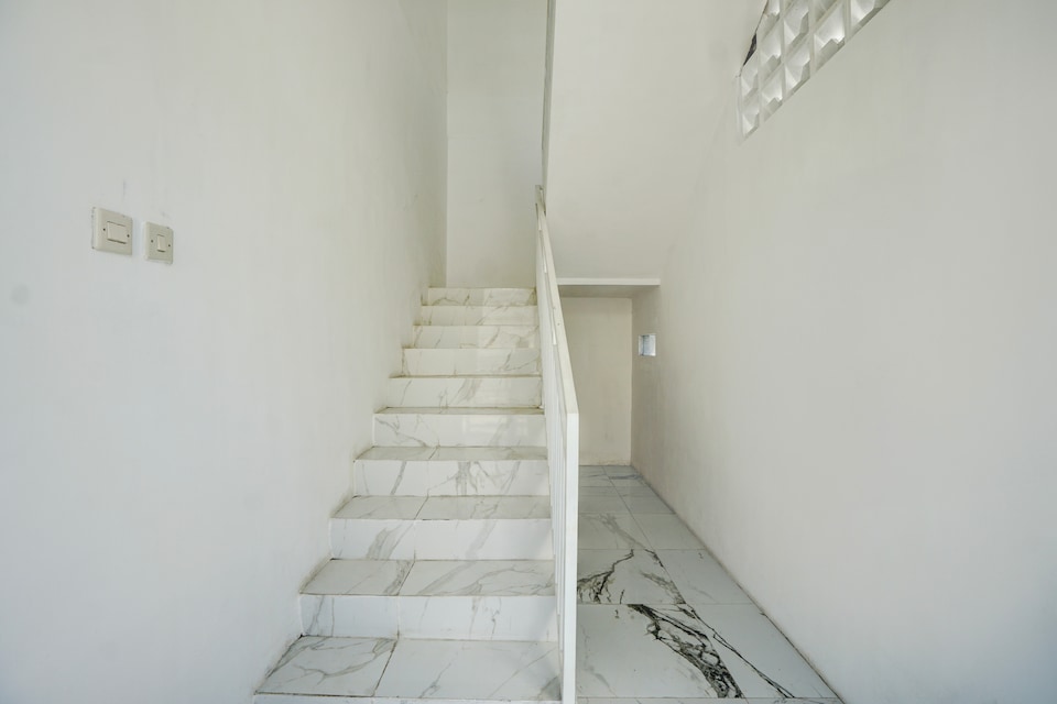 OYO Madani Guest House Syariah, Batu, Batu