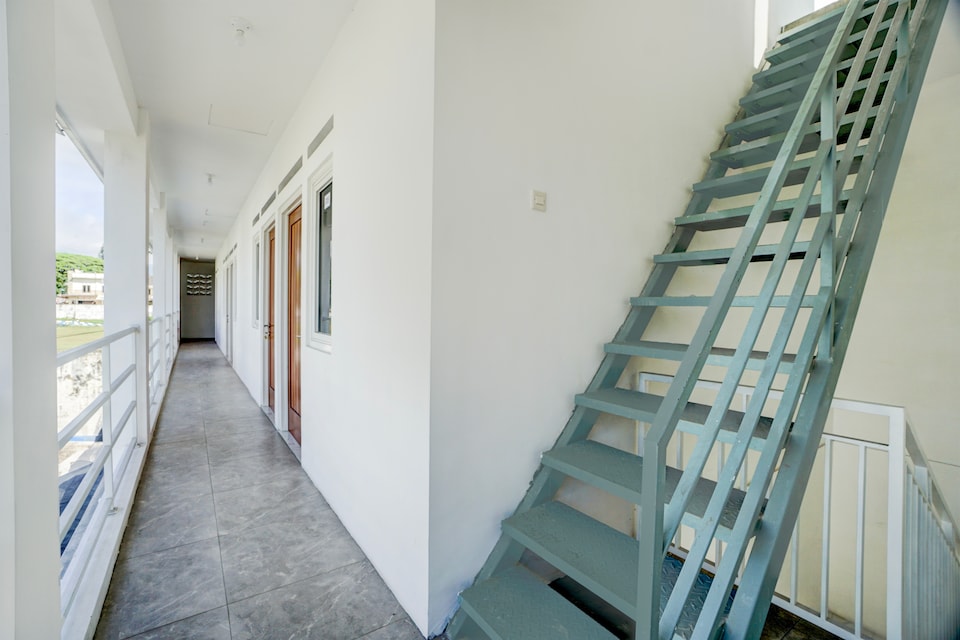 OYO Madani Guest House Syariah, Batu, Batu