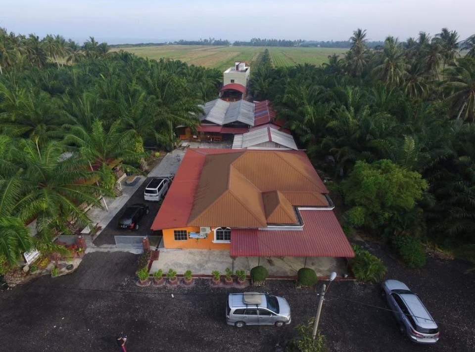 Capital O 91206 Homestay Pelangi Ban Pecah. (muslim Only) , Parit Buntar, Kerian